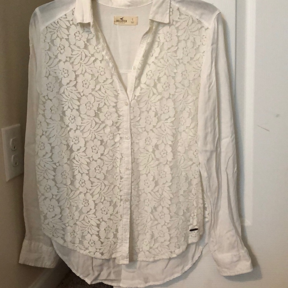 Women’s Hollister button down